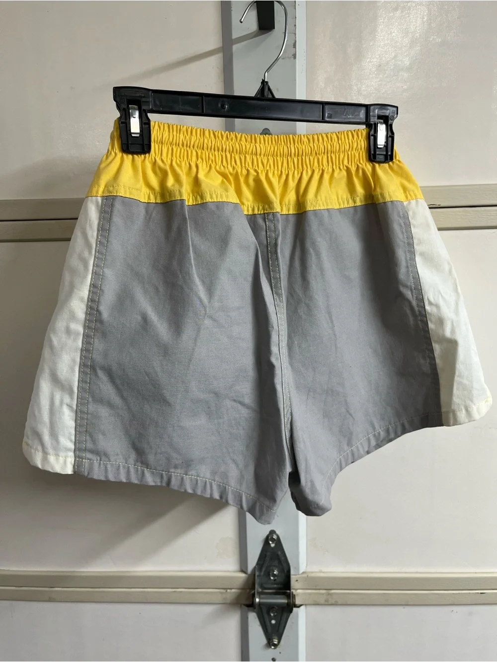 Men's Colorblock Elastic-Waist Shorts - Yellow & Gray with liner Size 36